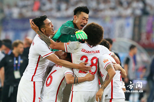 亚博体育-天津德比大战，泰达扳平权健终结不胜(体育早报泰达32胜权健赢天津德比 冬残奥会开)