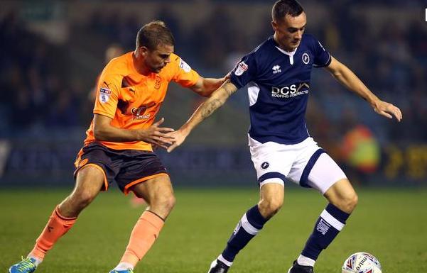 华德斯菲尔德客场逼平米尔沃尔，保持不败的简单介绍