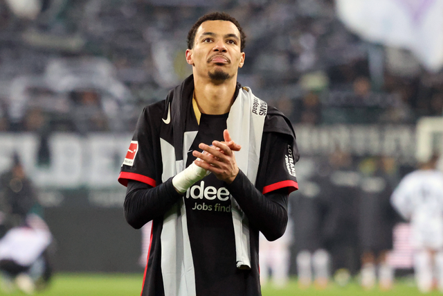 亚博体育-包含法兰克福球员努力训练，渴望实现突破的词条