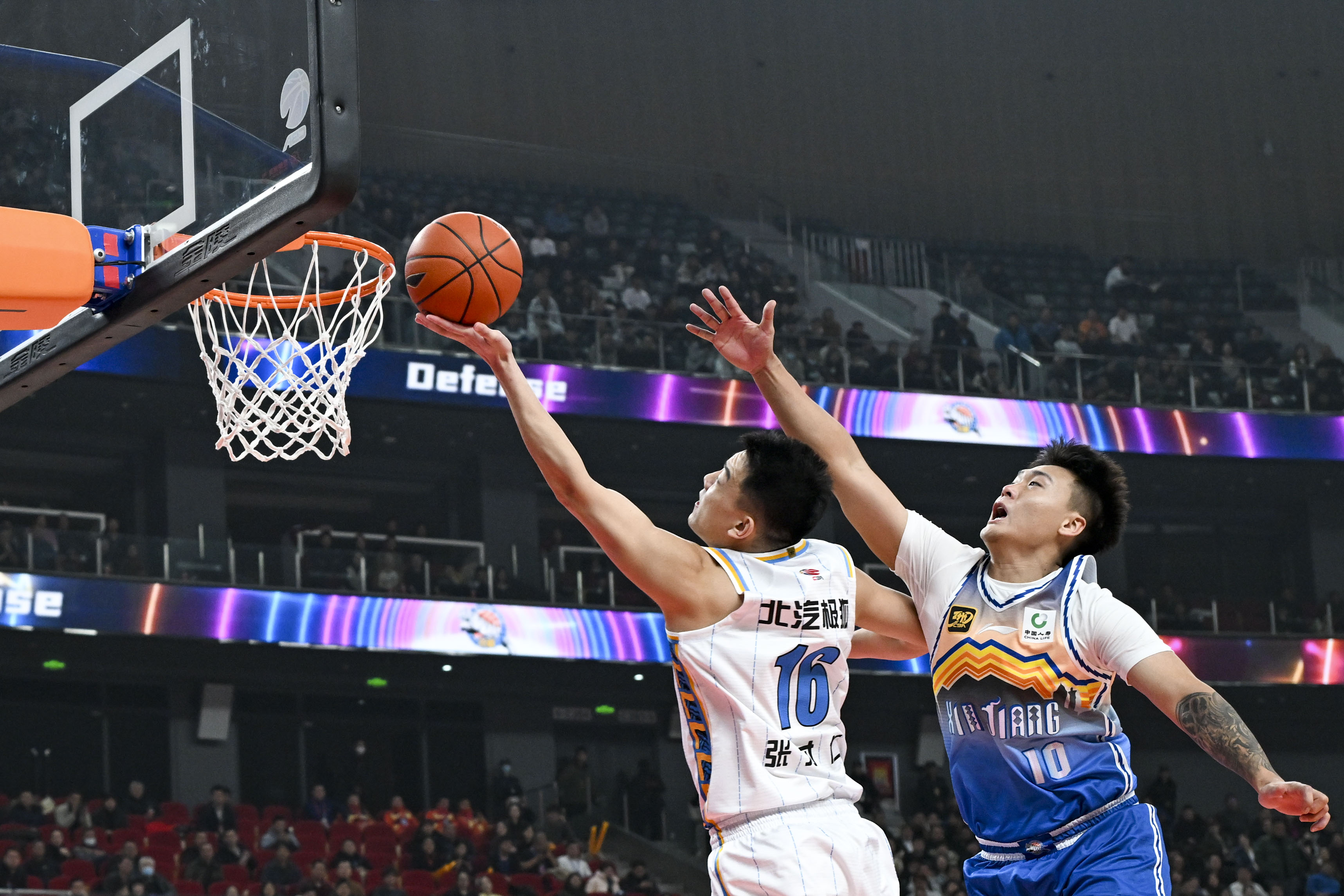 关于新赛季篮球联赛拉开序幕，球队备战全力以赴的信息