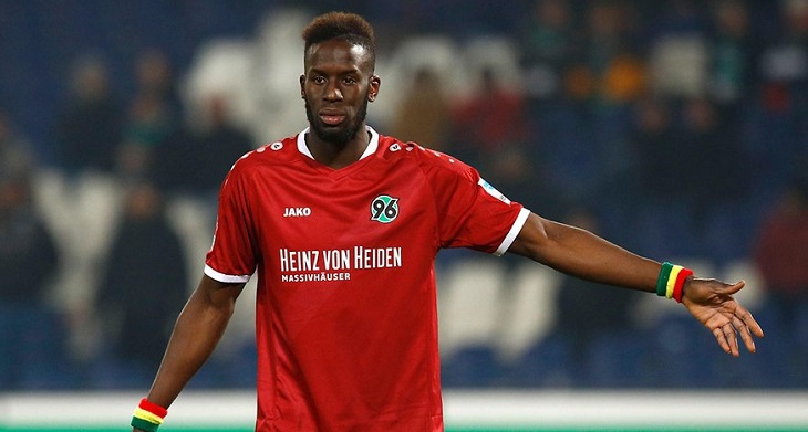 亚博体育-关于沙尔克门将法赫曼放飞自我，紧随多特蒙德取胜的信息