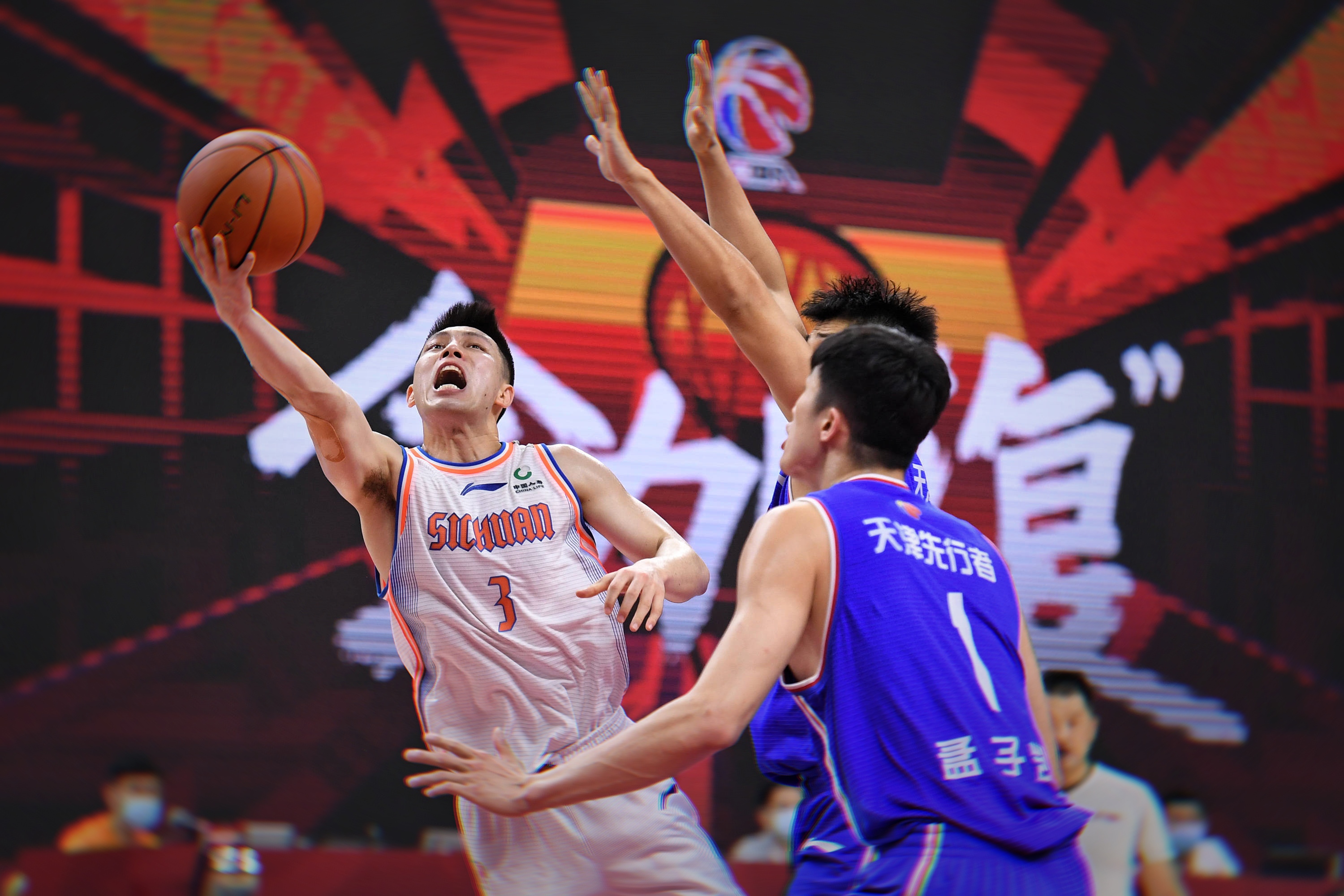 亚博体育-球队中场组织能力受认可，成为比赛关键的简单介绍